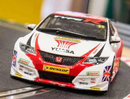 Preview: Scalextric Honda Civic Type R 25 BTCC 2015 3734